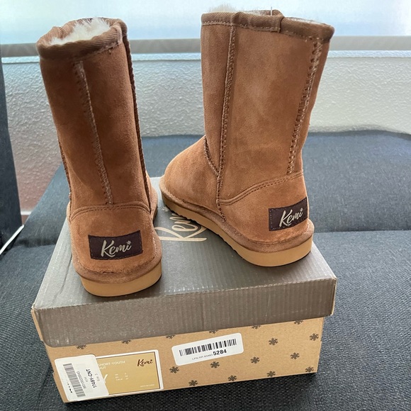 Girls Womens kemi UGG Styled Not UGGS - Picture 3 of 4